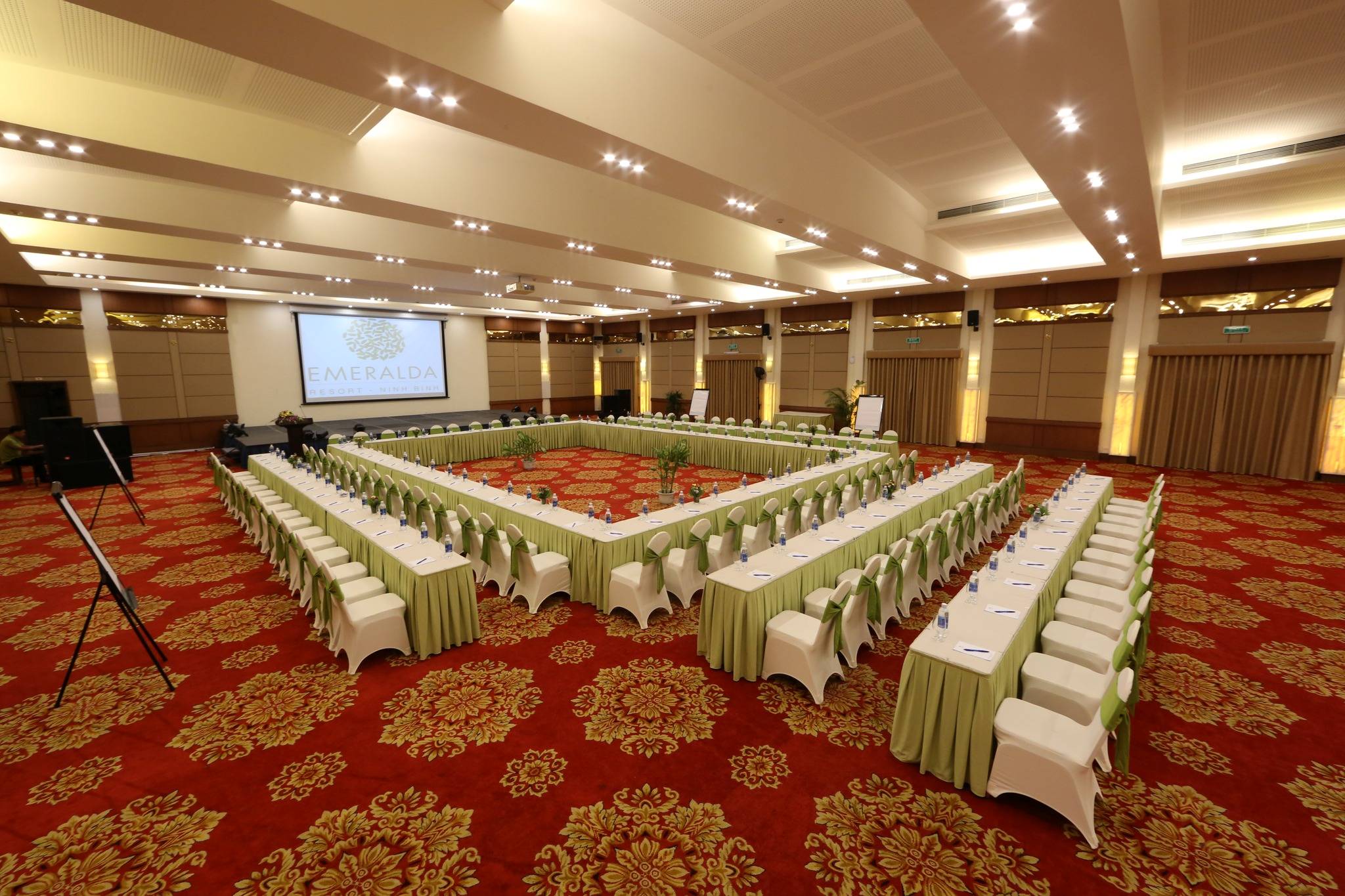 Không gian phòng họp tại Emeralda Resort Ninh Binh